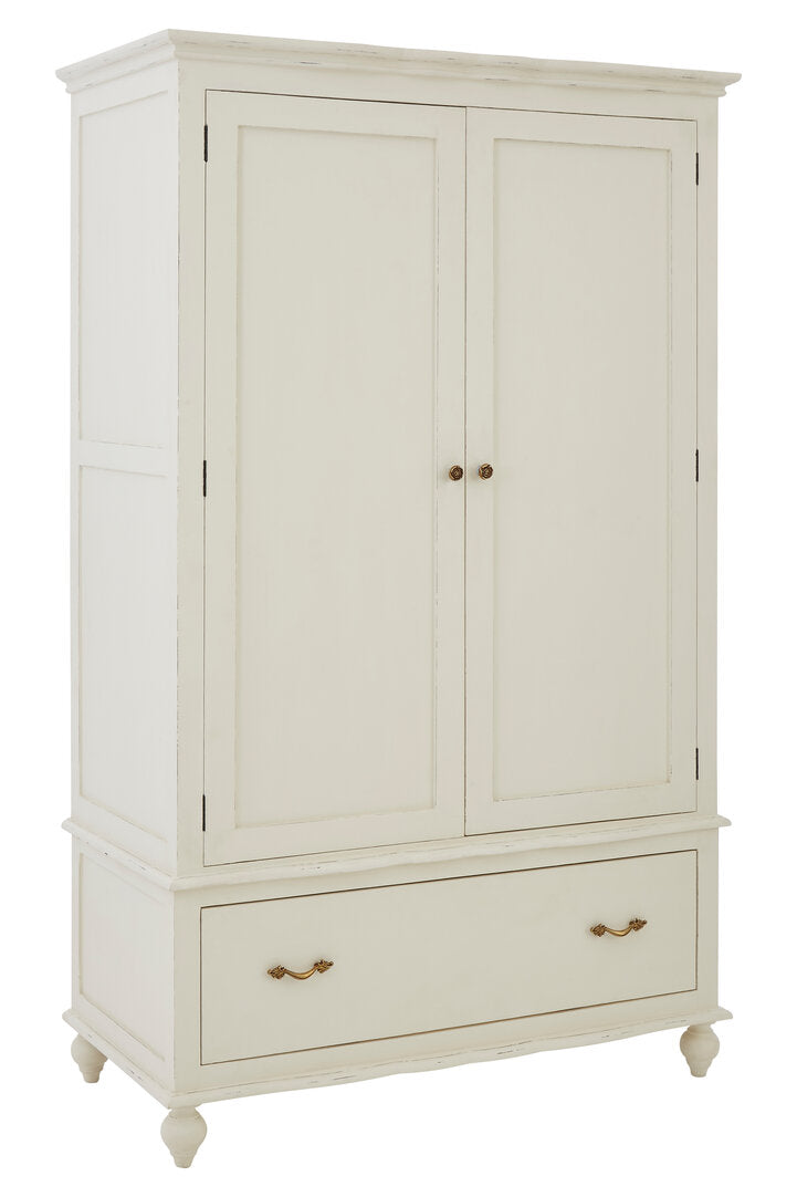 Larissa Wardrobe