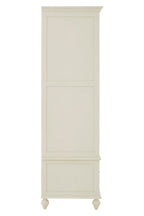 Larissa Wardrobe