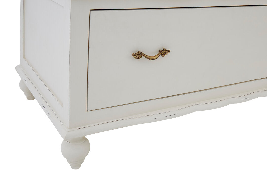 Larissa Wardrobe