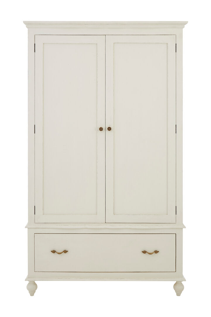 Larissa Wardrobe