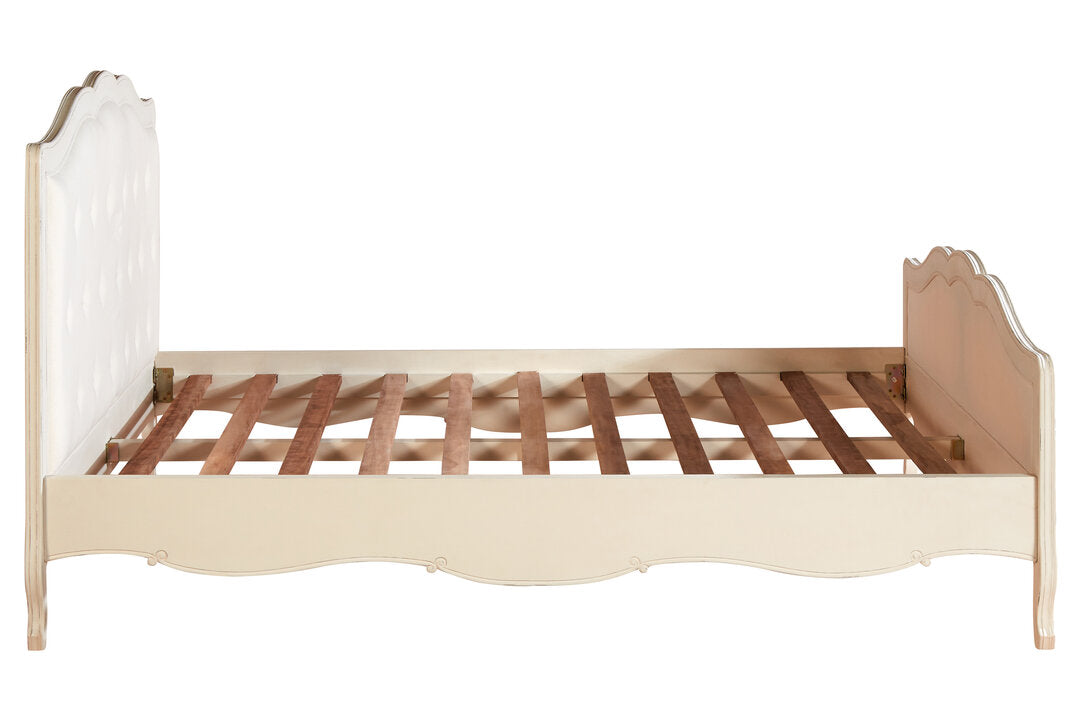 Larissa White Kingsize Bed