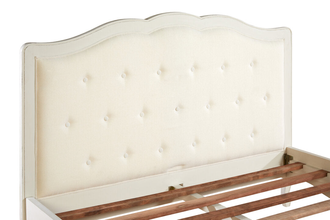 Larissa White Kingsize Bed