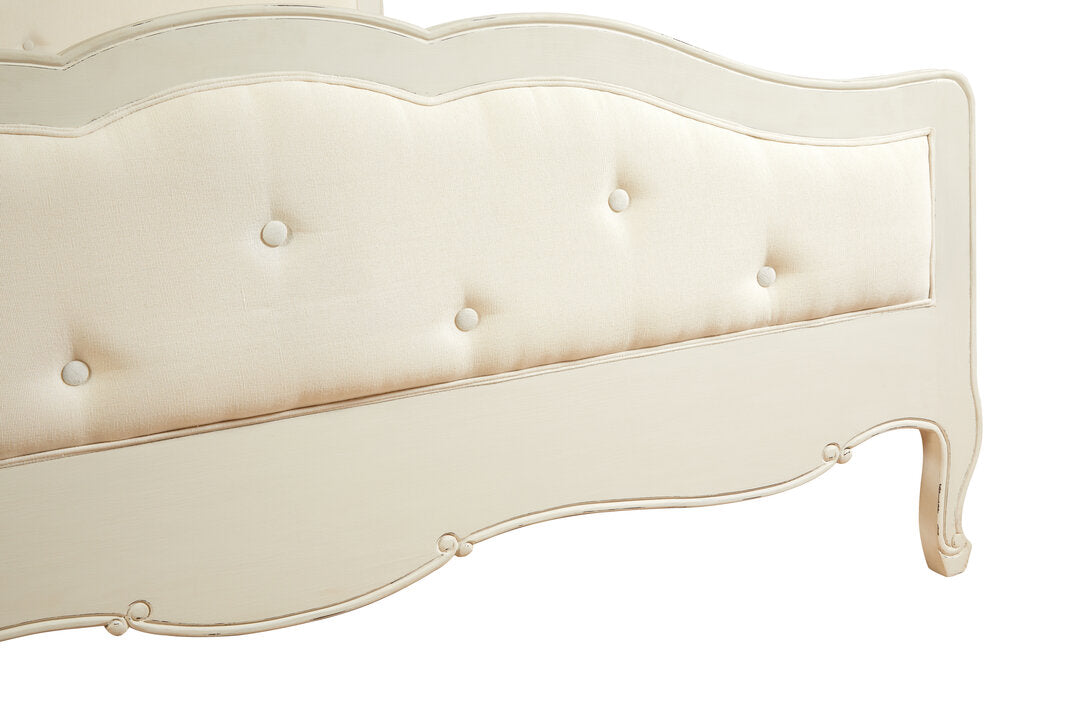 Larissa White Kingsize Bed