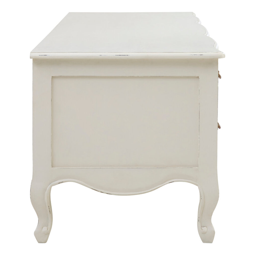 Larissa White Media Unit