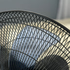 18" Pedestal Fan with Water Mist Spray, Humidifying Misting Fan, Standing Fan with 3 Speeds, 2.8L Water Tank, Timer and Remote, Black