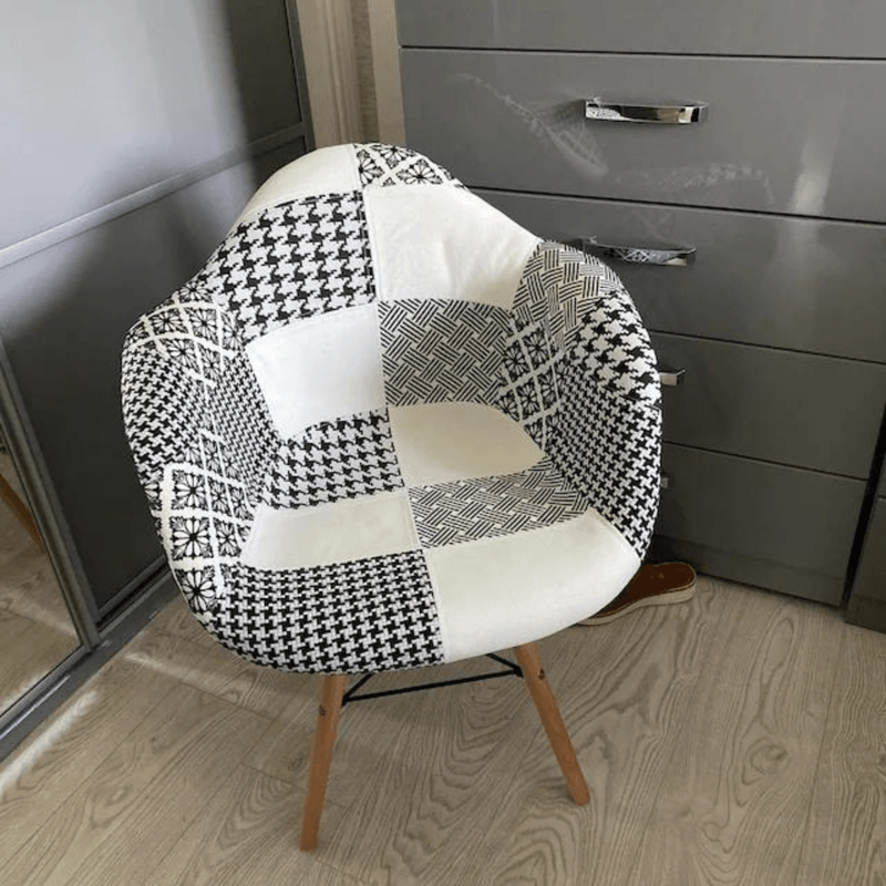 White Halo Dining Table & Set of 4 Black/White Patchwork Accent Chairs