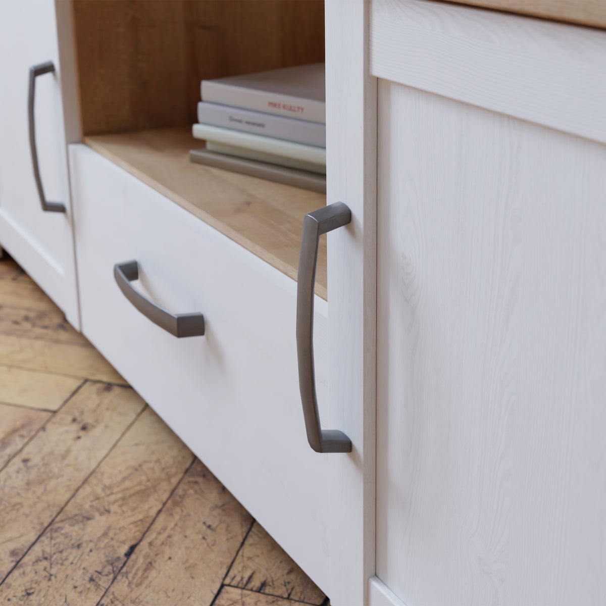 Balmoral 2 Door 1 Drawer TV Unit in Riviera Oak/White