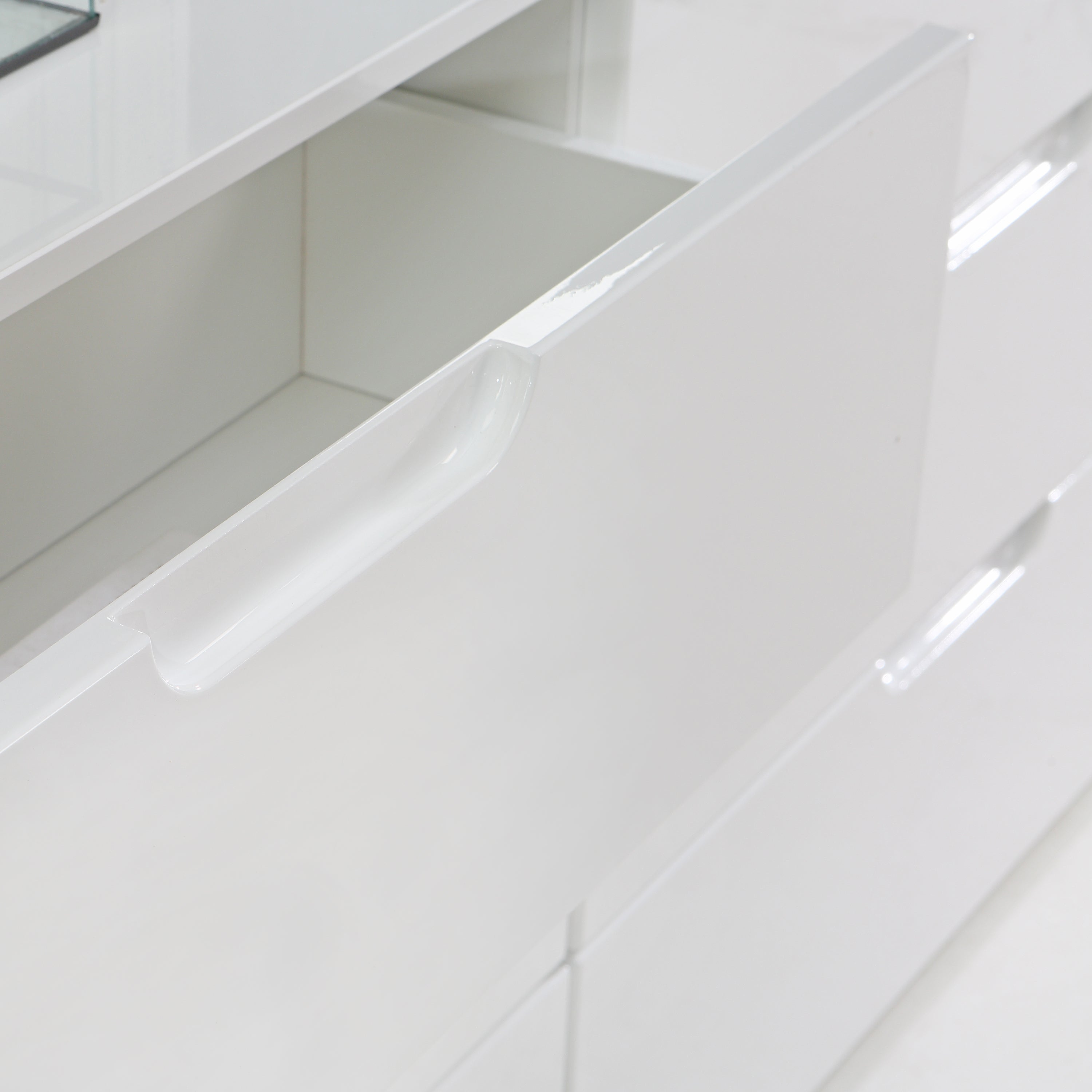 Serena Abstract Chest of in White/White High Gloss