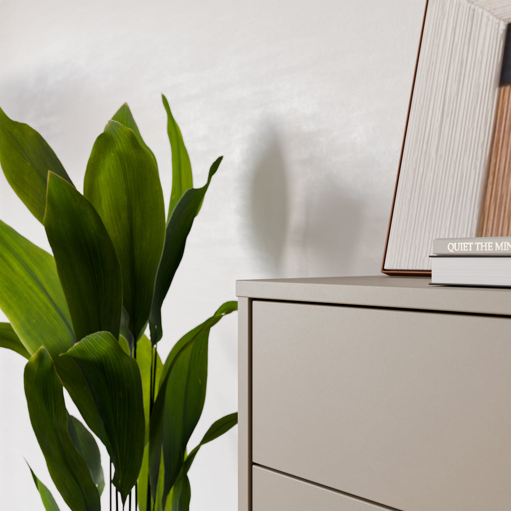 Alyson 4 Drawer Chest with Push-to-Open Drawers in Taupe