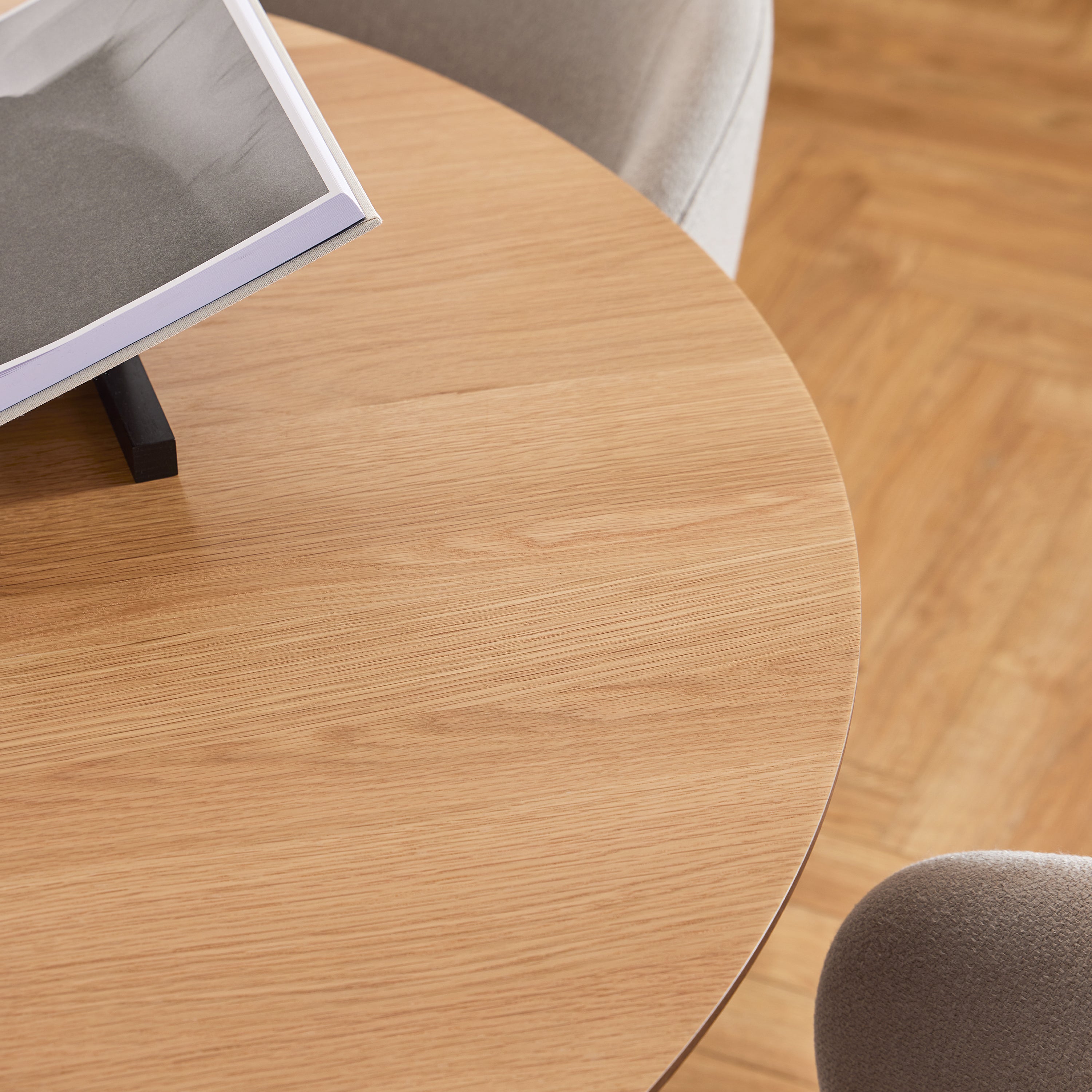 Sullivan Round Dining Table in Oak/Black 120cm