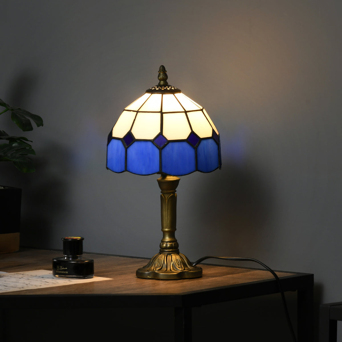 Handmade Art Deco Glass Table Lamp - White/Blue