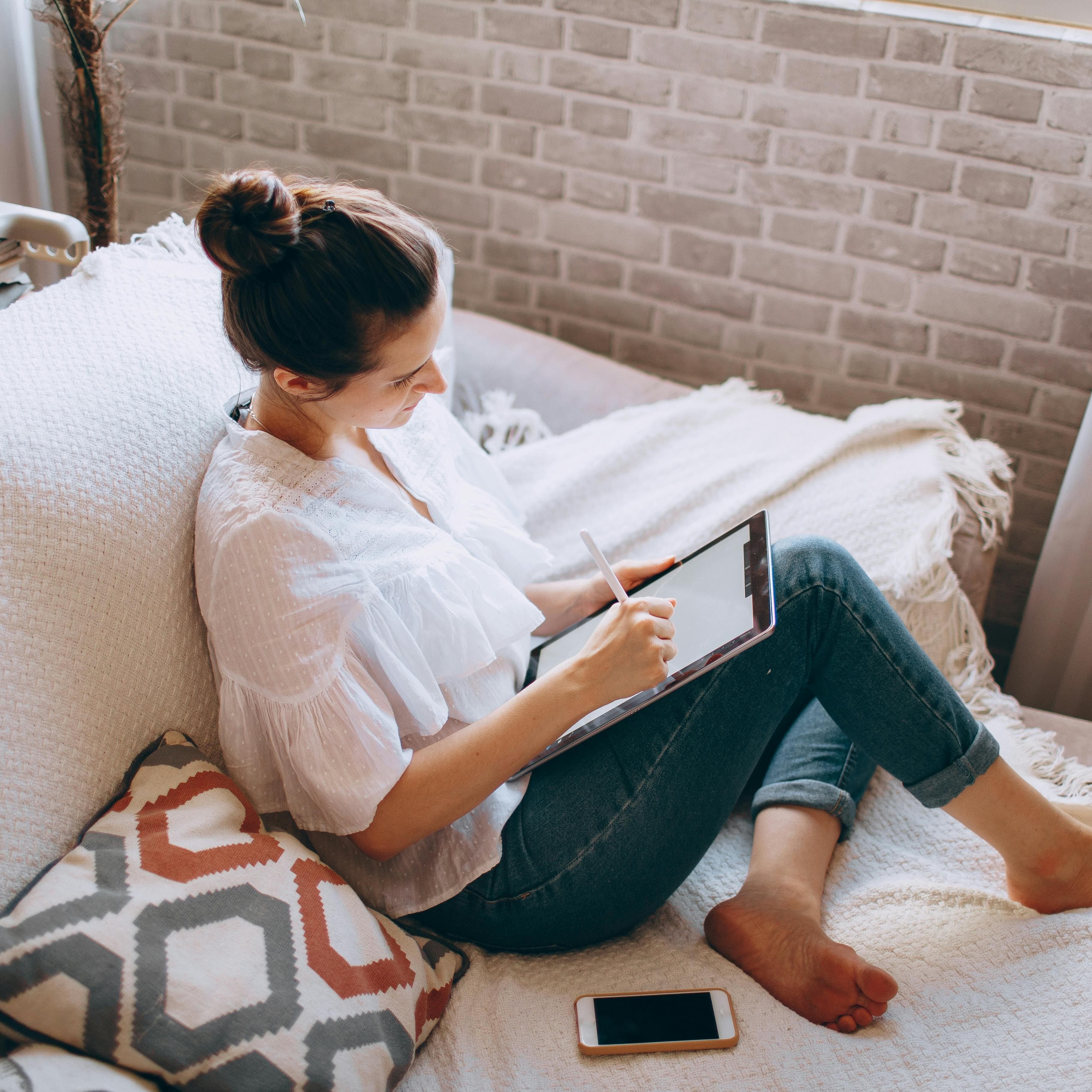 Maplin Stylus Pen for Post-2018 Apple iPad Models with Magnetic Casing & Super Fine Nib