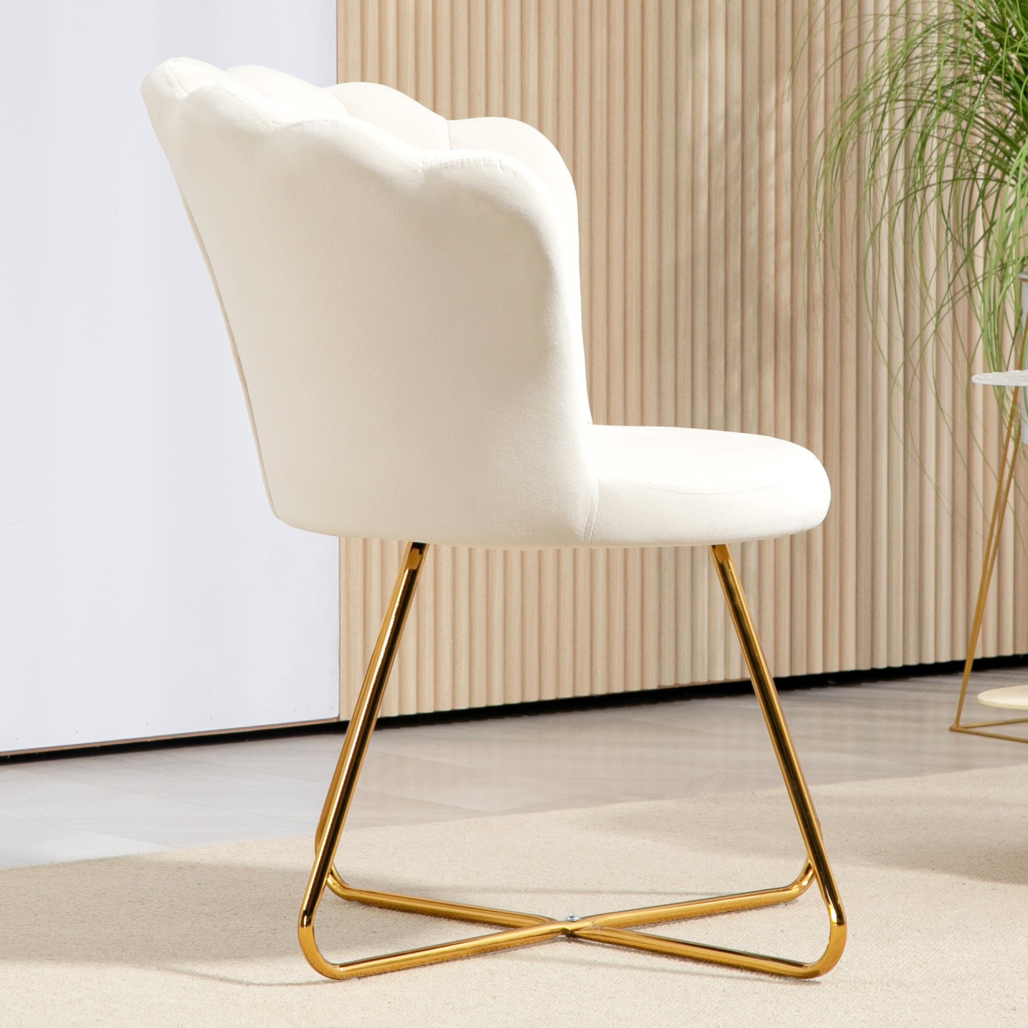 HOMCOM Velvet-Feel Lotus Petal Accent Chair - Cream