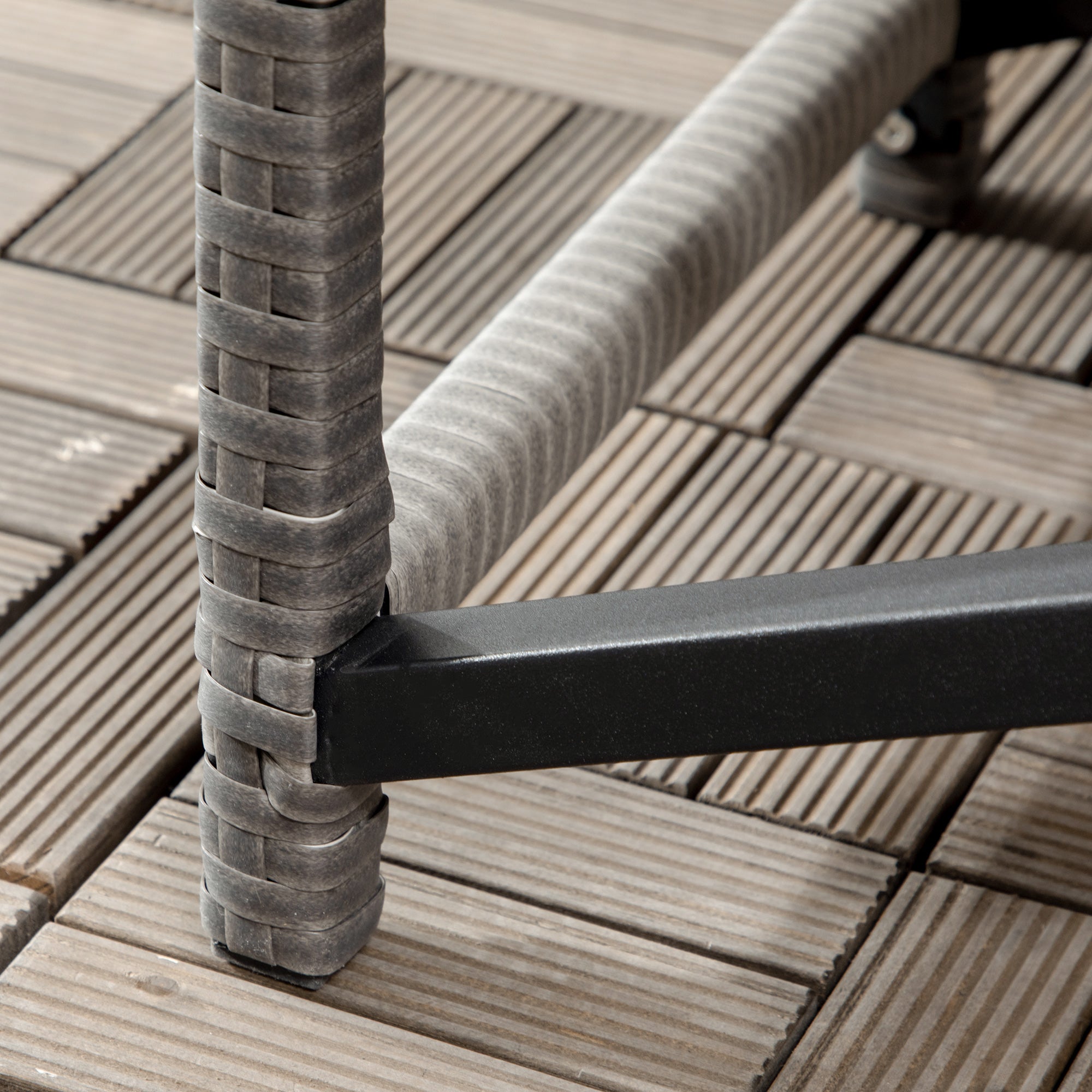 Outsunny Outdoor Coffee Table, Garden PE Rattan Side Table with Plastic Board Under the Full Woven Table Top and X-Shaped Frame for Patio, Balcony, Mixed Grey