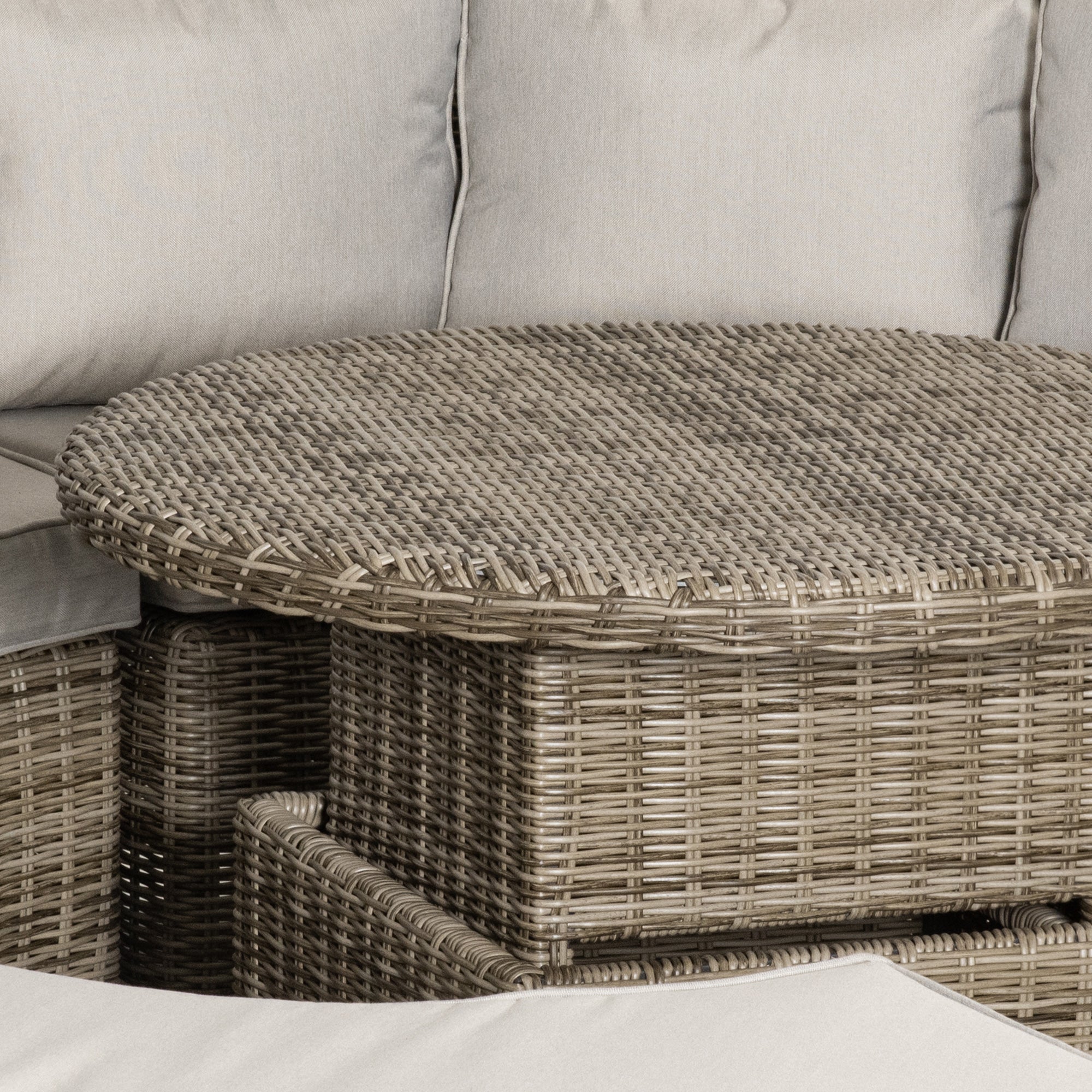 Outsunny 5 Pieces Outdoor PE Rattan Round Garden Daybed with Cushions, Aluminium Lounge Chair Conversation Sofa Set with Liftable Coffee Table and Protect Cover, Grey